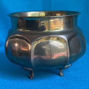 🌹 Brass 3-Footed Planter/Decor.  Vintage.  Made me n India. 🌹